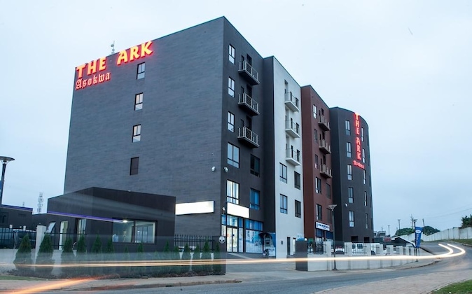 Gallery - Oak Plaza Suites
