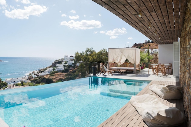 Gallery - Hide Out  Suites and Villas