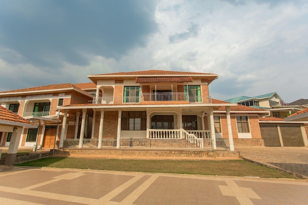 Gallery - Eden Escape Apartments