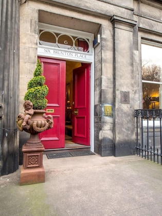 Gallery - Six Brunton Place