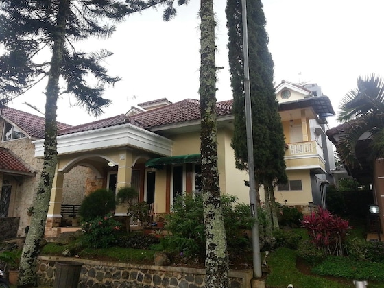 Gallery - Villa Kota Bunga Cosmos