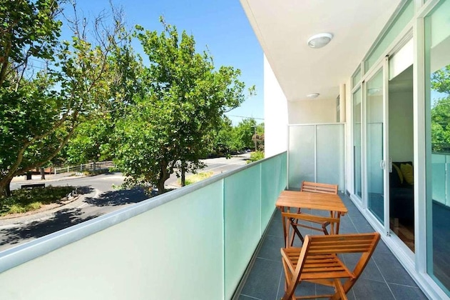 Gallery - Broadway In Elwood On The Canal