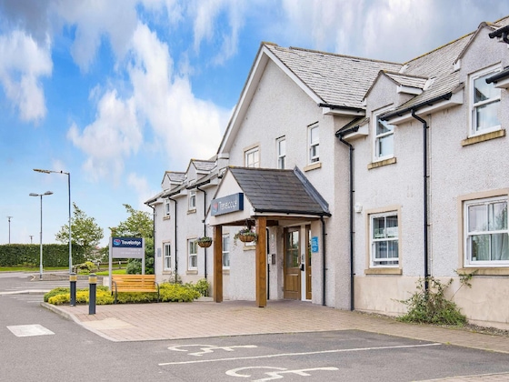 Gallery - Travelodge Perth A9