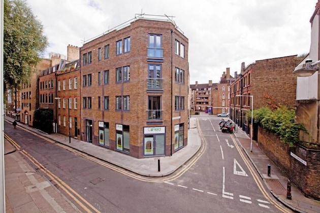 Gallery - One Whites Row