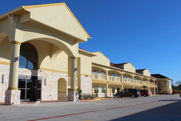 Gallery - Express Inn & Suites - Bush Airport