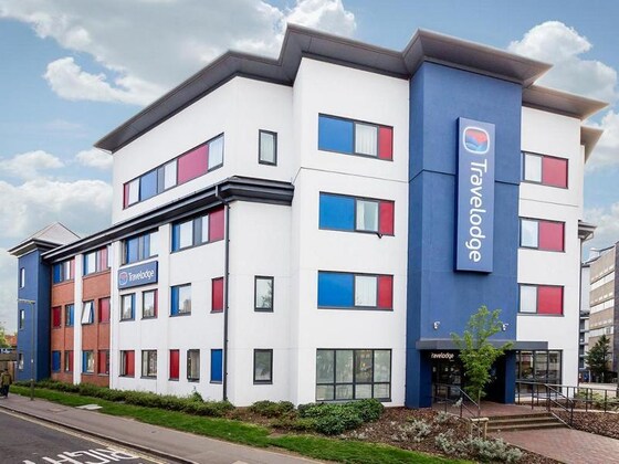 Gallery - Travelodge Woking Central