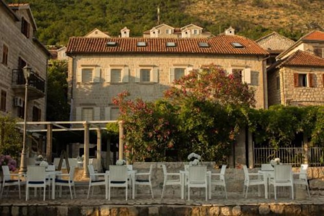 Gallery - Vila Perast
