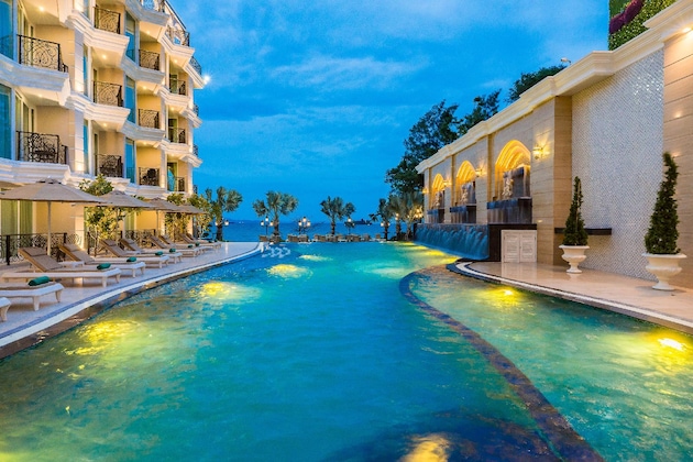Gallery - Lk Emerald Beach