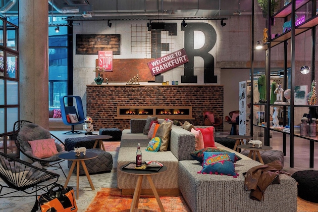 Gallery - Moxy Frankfurt City Center