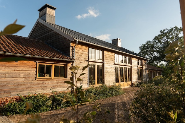 Gallery - Retreat East
