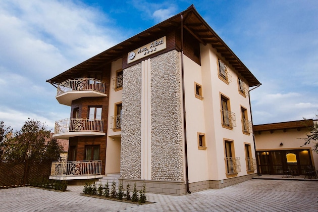 Gallery - Ave Alba