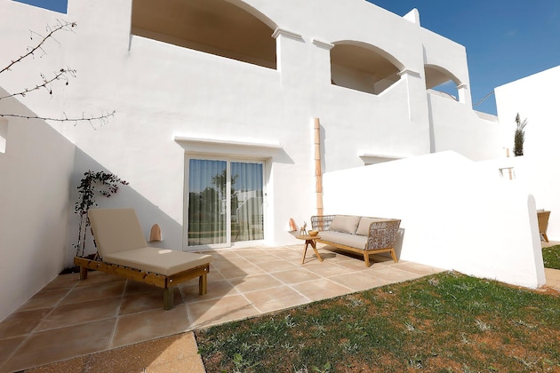 Gallery - Eques Petit Resort
