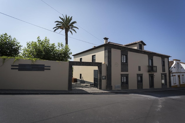 Gallery - Volcanic Charming House
