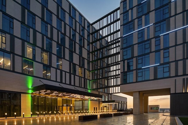 Gallery - Holiday Inn Dubai Al-Maktoum Airport, An Ihg Hotel