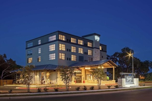 Gallery - The Bevy Hotel Boerne - A Doubletree By Hilton