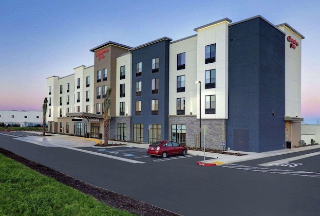 Gallery - Hampton Inn Patterson