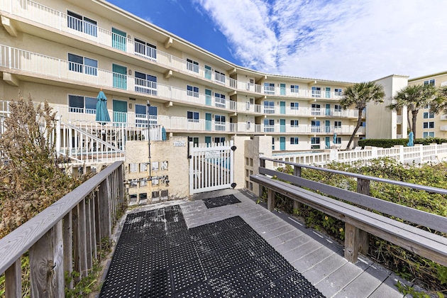Gallery - Aqua Villa 302