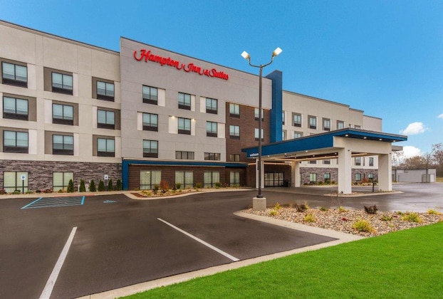 Gallery - Hampton Inn & Suites Benton Harbor