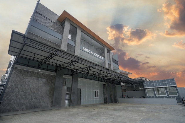 Gallery - Oyo 945 Mega Kost 2