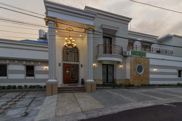 Gallery - RedDoorz Plus near Pantai Malalayang Manado
