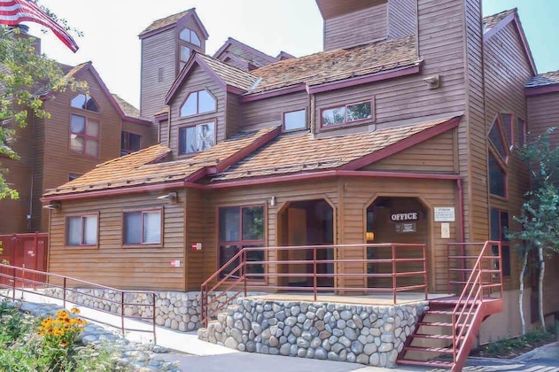 Gallery - Aspen Creek Shared Amenities - Near Hiking!