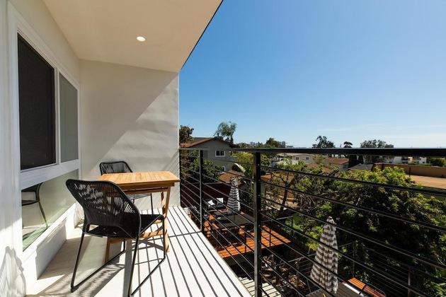 Gallery - Avalon 2 Unit Buyout Avantstay Mins To Gaslampbeautiful Deck W  Bbq