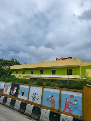 Gallery - Reddoorz Plus Near Dunia Fantasi Ancol