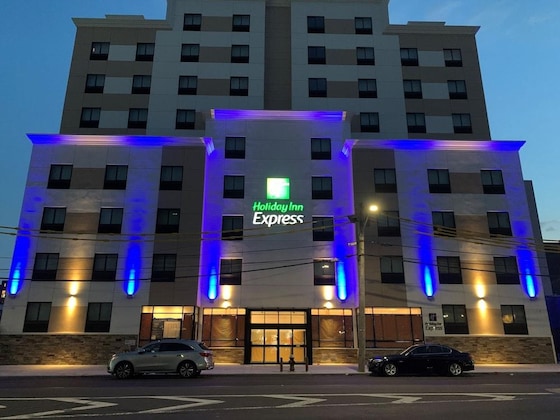 Gallery - Holiday Inn Express Jamaica - Jfk Airtrain - Nyc By Ihg