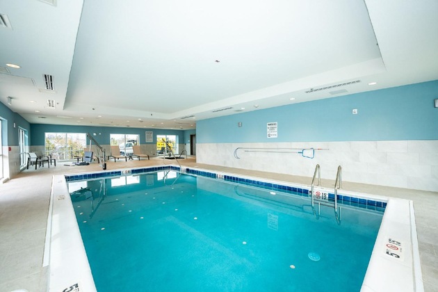 Gallery - Holiday Inn Express & Suites Charlottesville By Ihg
