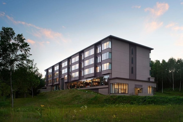 Gallery - Higashiyama Niseko Village, A Ritz-Carlton Reserve