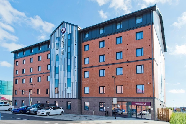 Gallery - Premier Inn Gloucester (Quayside)