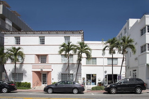 Gallery - President Villa Miami Beach