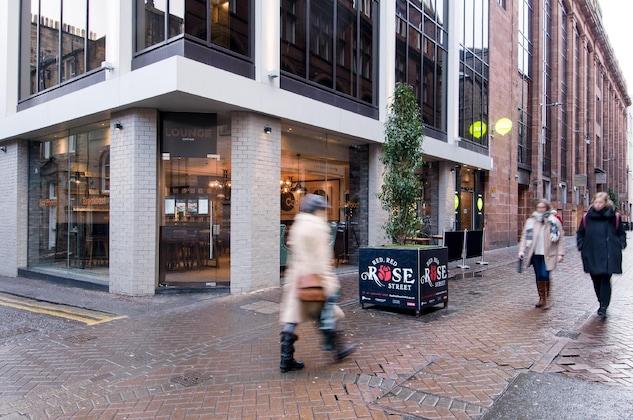 Gallery - Premier Inn Edinburgh City Centre