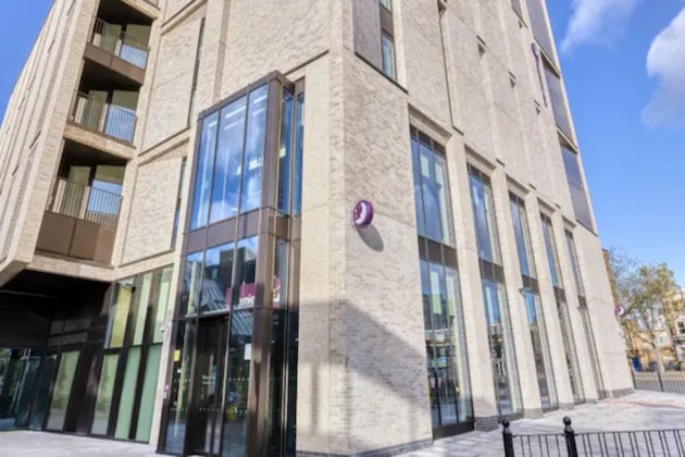 Gallery - Premier Inn London Canary Wharf - Westferry
