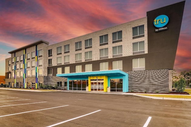 Gallery - Tru By Hilton Leland Wilmington