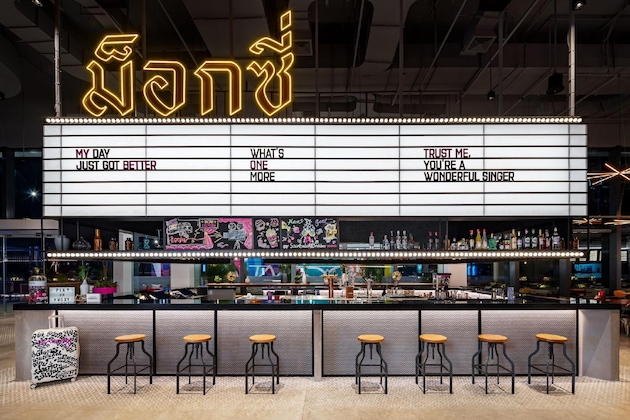 Gallery - Moxy Bangkok Ratchaprasong