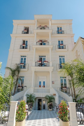 Gallery - Art Gallery Boutique Hotel