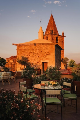 Gallery - Palacio De Godoy Caceres, Curio Collection By Hilton