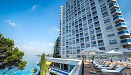 Mona Montreux