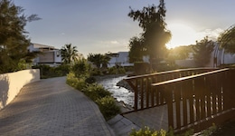 Lindian Village Resort - Curio Collection by Hilton