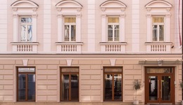 Hotel Carol