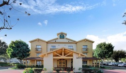 La Quinta Inn & Suites By Wyndham Irvine Spectrum