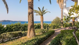 Alexandros Palace Hotel & Suites