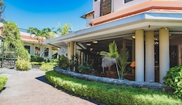 Aanari Hotel And Spa