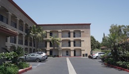 Harbor Inn & Suites