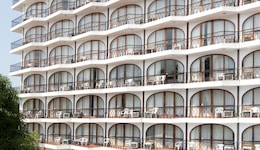 Real Bananas Hotel & Villas