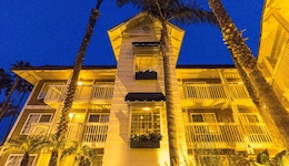 Ramada By Wyndham Costa Mesa Newport Beach