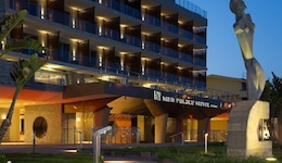 Main Palace Hotel