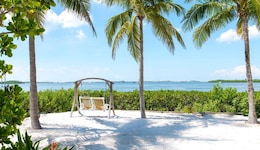 Parrot Key Hotel & Villas