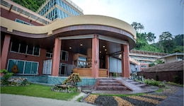 Phi Phi Cliff Beach Resort